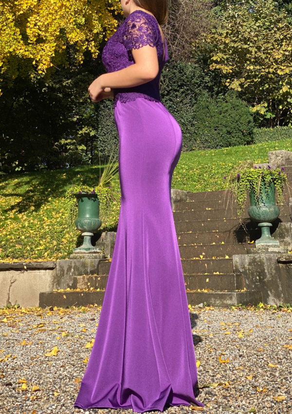 Julie – Image 2